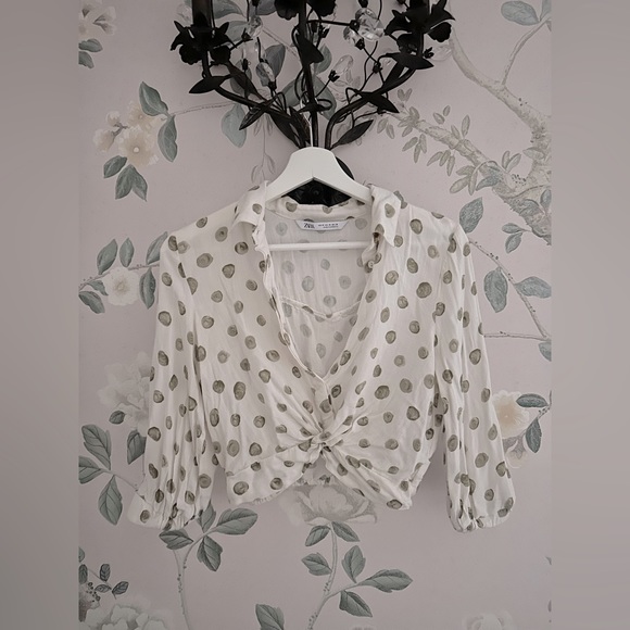 Zara Cropped Shirt - good condition, slight wear throughout - Picture 1 of 1